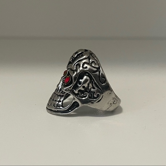 Brand New Unisex Size 2-2.5 Goethe Style Ring Stainless Steel Red-Eye Skull - Picture 3 of 10